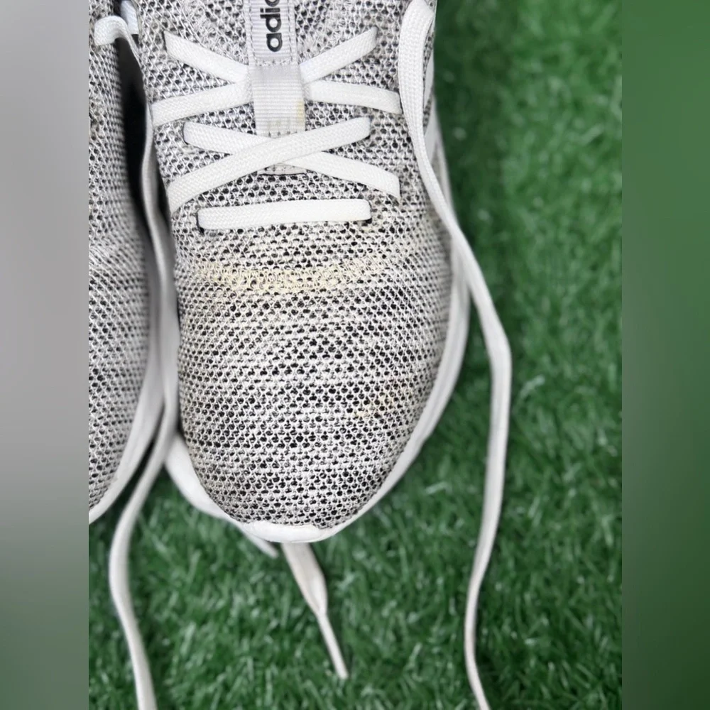 Adidas Men’s Knit Gray and White‎ Running Shoes Size 6.5